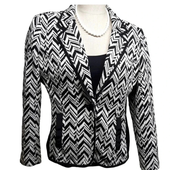 Chico chevron textured fitted one button closure blazer,
Multi media, NWOT - Picture 5 of 15